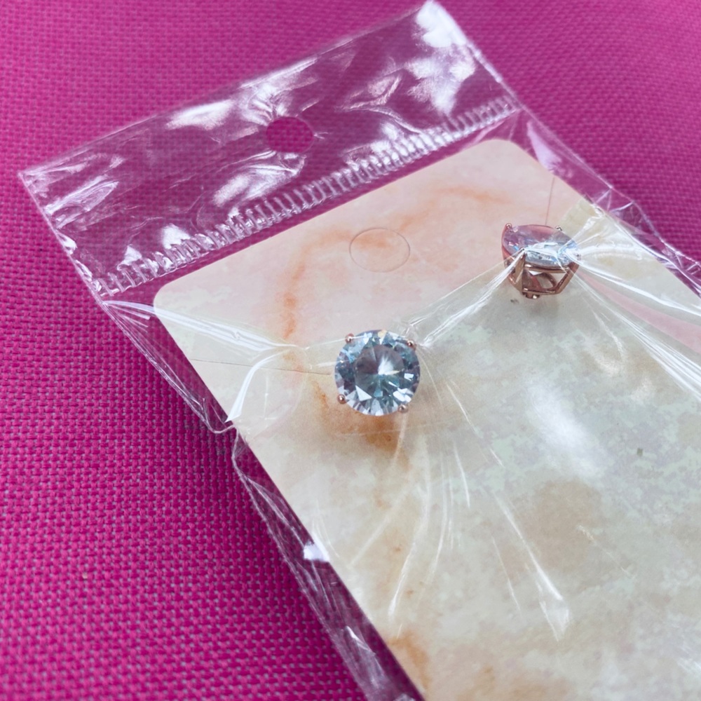 Beautiful rhinestone earrings with rose gold studs